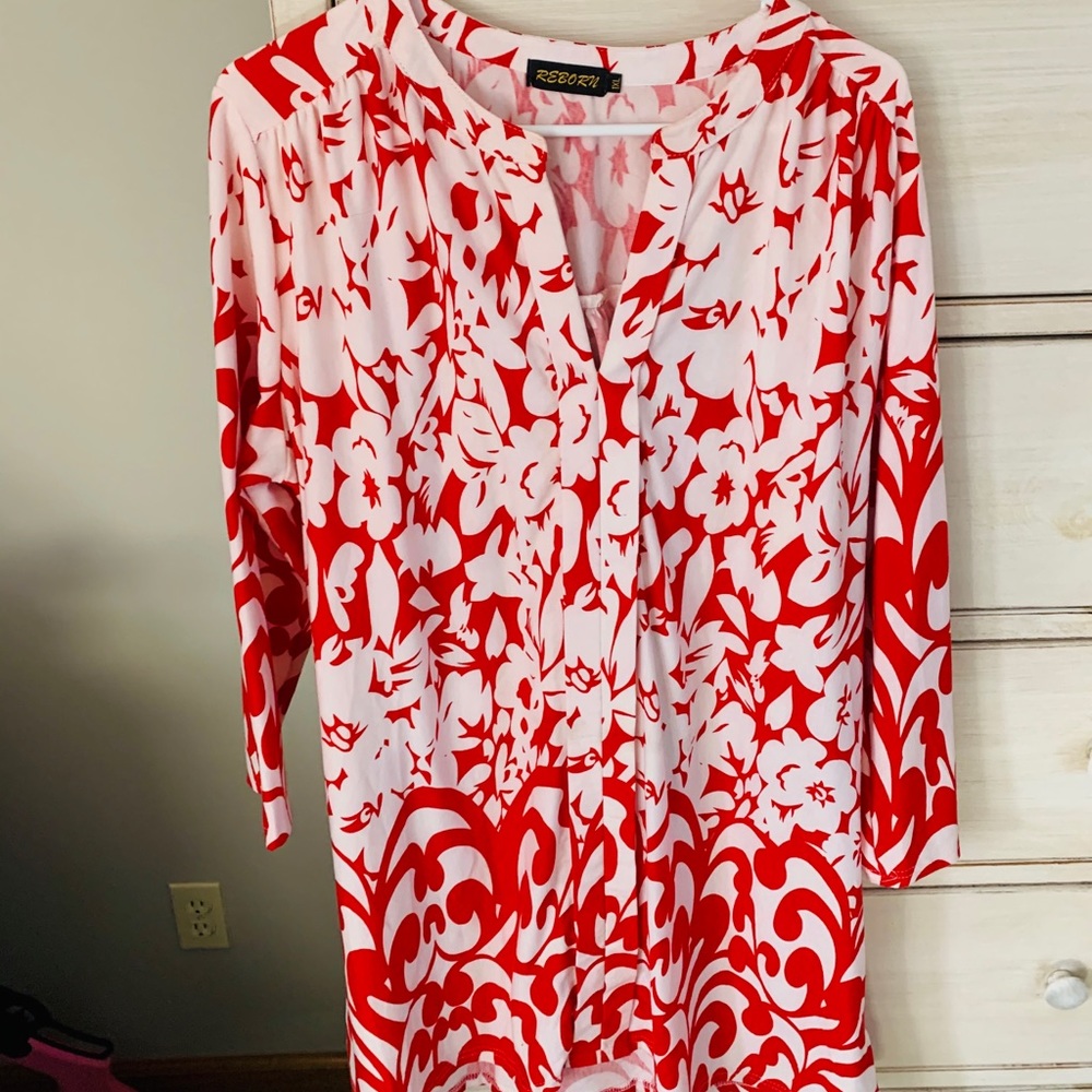 Red & White Floral Tunic, size 1x